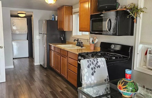 Yelm House | Lake Lawrence Cozy Cabin Getaway!