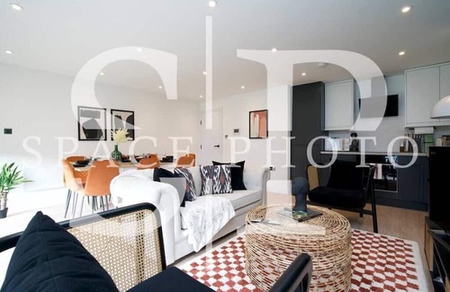 Uxbridge South Apartment | Enchanted Greenery: 3BR w/Lush Garden and Game Room