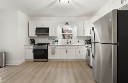 South Wedge House | Modern 4 BR/2 Bath House near University of Rochester