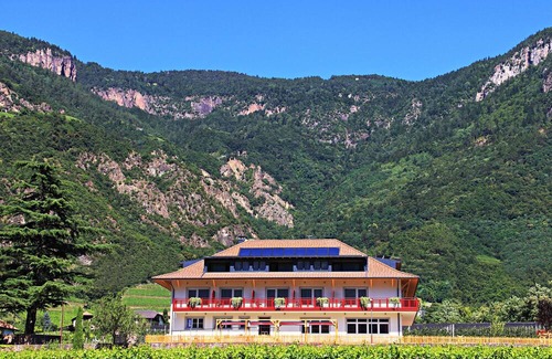 Terlano Apartment | Apartment 'Residence Egger Apt B' with Mountain View, Wi-Fi and Air Conditioning
