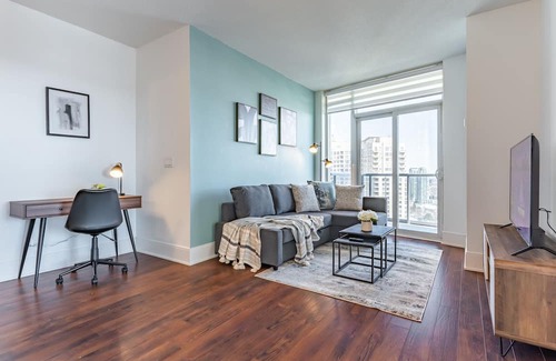 Downtown Mississauga Condo | Luxurious 2 Bedroom Condo