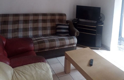 Qerek House | Deda Hidrovor