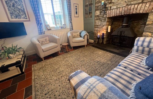 Felinfach Cottage | Escape to Tranquility: Your Dog-Friendly Country Cottage Retreat in a Blissfully Rural Haven