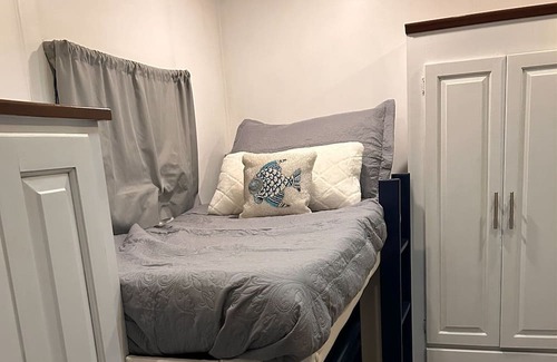 Rogers Bay RV Rental | Shrimp Queen Glamper 2 BR-5 beds-Topsail Beach NC