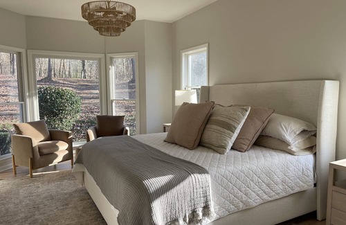 Stephens House | Private wooded setting overlooking a beautiful stream, 10 miles from downtown