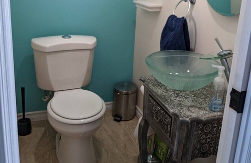 South Dundas House | Country bungalow with hot tub. Near trails, beaches, fishing. Pets welcome!
