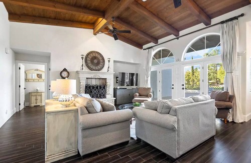 Forty Niners Country Club Estates House | Elegant Country Club Getaway Right Off The Fairway! 4bd/3bth/Air-Hockey