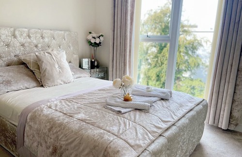Bray on Thames Apartment | Captivating 2-Bed Apartment in Maidenhead