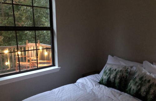 Rossville Cottage | Enchanted Woods Cottage ~ 10 min St Elmo ~ Hot Tub, Pool, 2 Acres