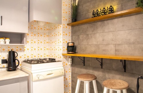 Alsancak Apartment | Gorgeous Flat with Balcony in Izmir Konak