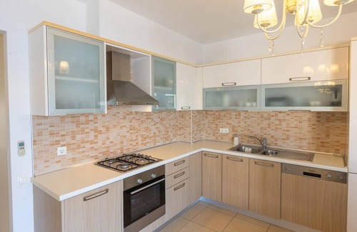 Gundogan Apartment | Chic Flat w Balcony 2 min to Beach in Bodrum