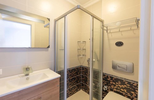Gundogan Apartment | Chic Flat w Balcony 2 min to Beach in Bodrum