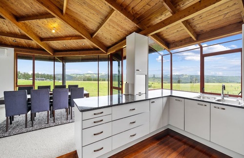 Waimate North House | Countryside Haven - Waimate North Holiday Home