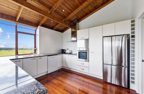 Waimate North House | Countryside Haven - Waimate North Holiday Home