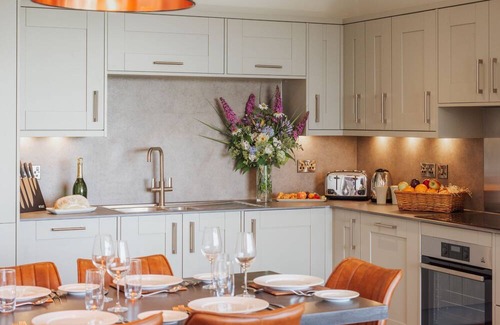 Chittlehamholt Cabin | Luxurious 2 bedroom lodges with stunning meadow views.