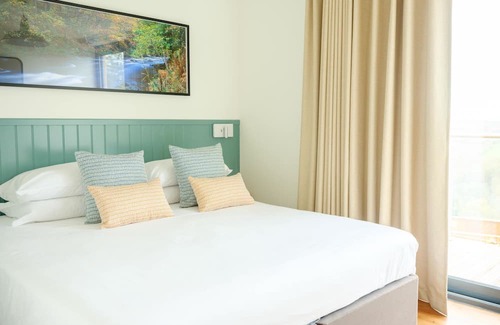 Chittlehamholt Cabin | Luxurious 2 bedroom lodges with stunning meadow views.