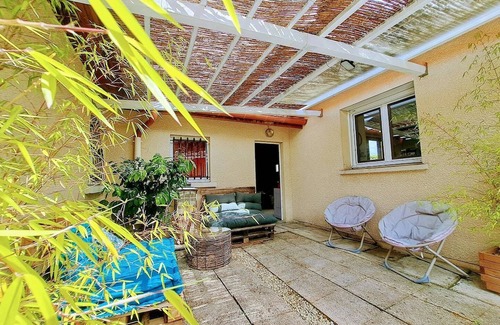 Castets House | Family house sleeps 9 with above ground swimming pool