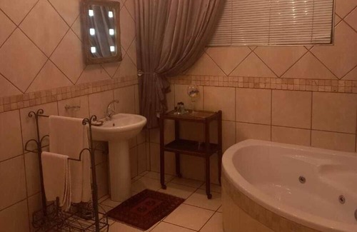 Potchefstroom House | Michael-Angelo Guest House