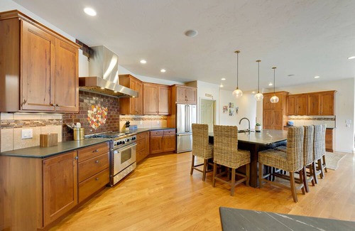 Redlands House | Beautiful 5BR Redlands Home with Fabulous Monument Views