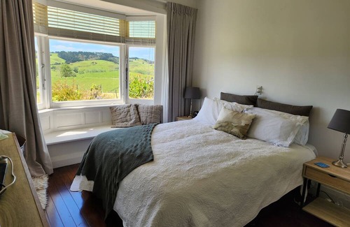 Kaiwaka House | Vista Cottage - Kaiwaka Holiday Home