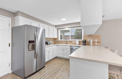 Medford House | Updated Medford Home Close to Asante Medical Center, golf courses, wineries