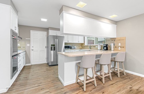 Medford House | Updated Medford Home Close to Asante Medical Center, golf courses, wineries