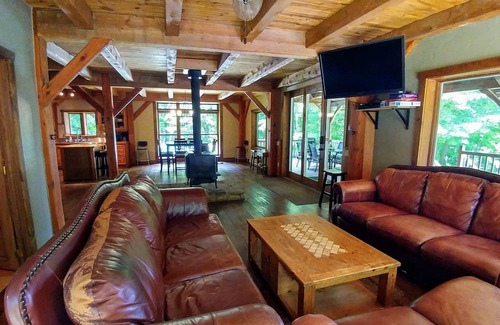 Havelock Ski Chalet | Magnifique Chalet en Pleine Nature, Sans Voisin à Moins de 1h de Montréal