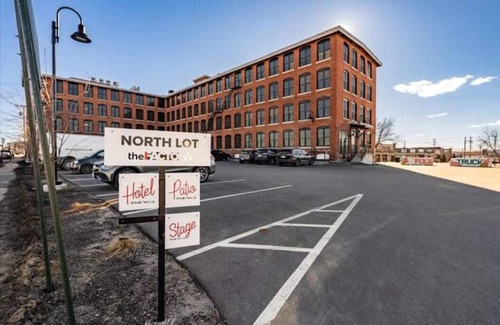 Manchester Apartment | [Pet Friendly] Industrial Manchester