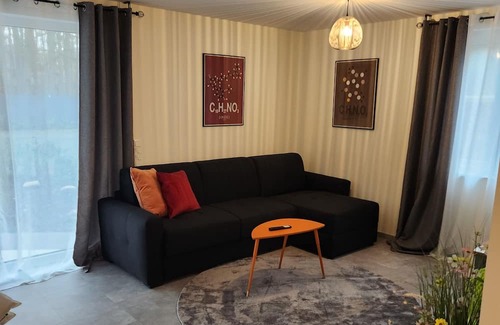 Schonebeck Apartment | Theferienwohnung Moderne 2 Zimmer Ferienwohnung in Einem Neubau