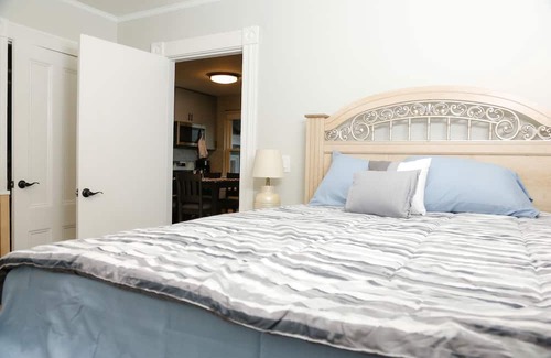 Lynn Apartment | Cozy Luxurious Lynn Apartment, nearby historic Salem, MA, Boston, MA & more!