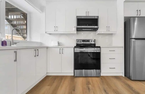 Oakville House | Bright 3 Bedroom in Oakville