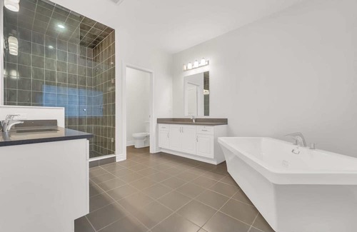 Oakville House | Stunning 5 B/R House in Oakville