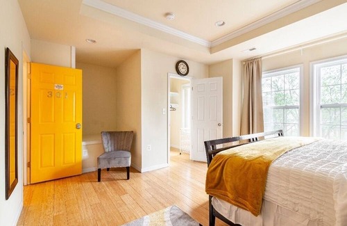 Fairmount Heights House | Luxurious & Cozy Room in Washington DC. Nice and quiet.