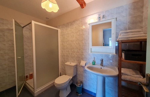 Cravant Bed & Breakfast | Guestroom Cravant, studio flat, 3 persons