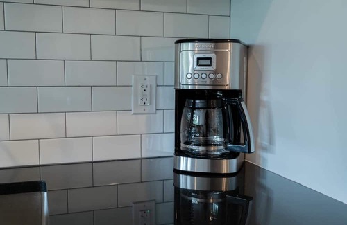 Bellaire Apartment | Modern Studio in Bellaire