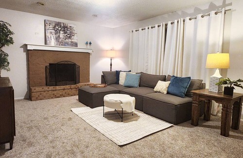 Vernal House | Large Centrally-Located Upstairs Apartment