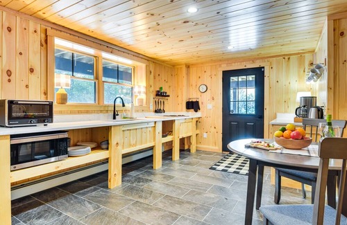 Sunday River Area Apartment | Bethel Apartment w/ Hot Tub: 10 Mi to Ski Resort!