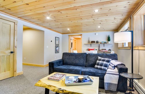 Sunday River Area Apartment | Bethel Apartment w/ Hot Tub: 10 Mi to Ski Resort!