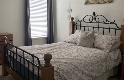 Medina Valley House | SA-staycation: you’re home away from home. 10- 15minutes from LAB and Sea World
