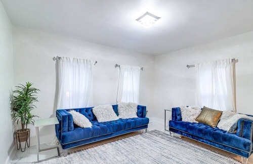 Belleville House | Michigan Retreat w/ Screened-In Porch, Near Lakes!
