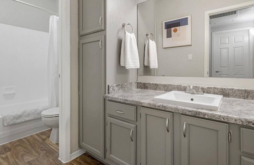 The Islands Apartment | Modern Apartment in Prime Location (ID1402X113)