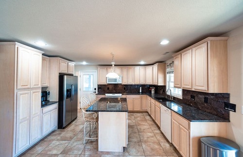 Lake Ozark House | Lake Escape – Spectacular 3 BDR in Prime Location w/Private Dock and Boat Slip!