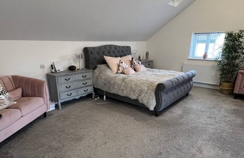 Mosborough Other | BEAUTIFUL MODERN 5 BEDROOM SPACIOUS FARM HOUSE