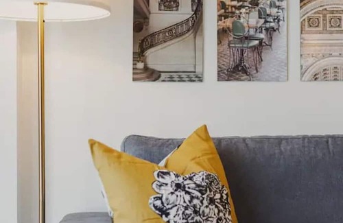 Ahuntsic Apartment | Acadie District 1-Bedroom Condo