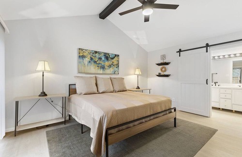 The Woodlands House | Entire Modern Home in The Woodlands