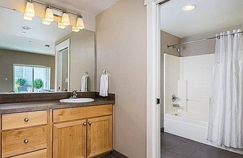 Santa Rosa Resort | 🌟Luxury awaits you! Wine down and relax ! 🌟