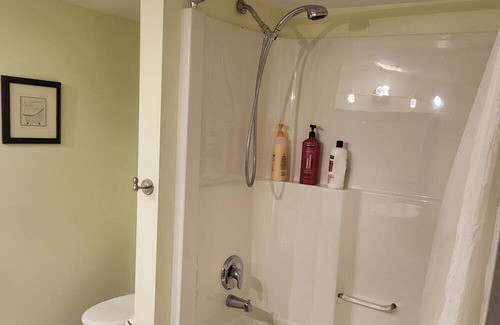 West Kelowna Estates House | Pristine Vacation Oasis in West Kelowna - Legal Short Term Rental