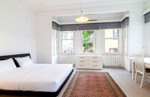 Rumeli Hisari Apartment | Mesmerizing Flat with Bosphorus View in Sariyer