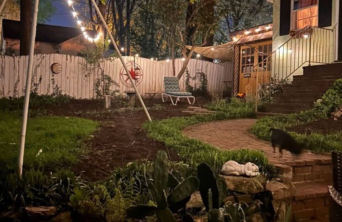 Winston - Salem Cottage | Cozy Courtyard Cottage~Downtown Winston Salem Pet Friendly ~ No Pet Fees