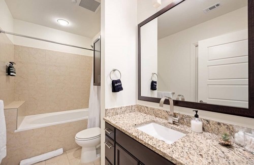 Waller Creek District Apartment | Austin | Modern 1BD/1BA Apartment
